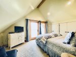 Lazy M Villa - Upper Level Bedroom 3 w/Queen Bed & Small Futon